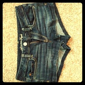 Size 8 american eagle shorta